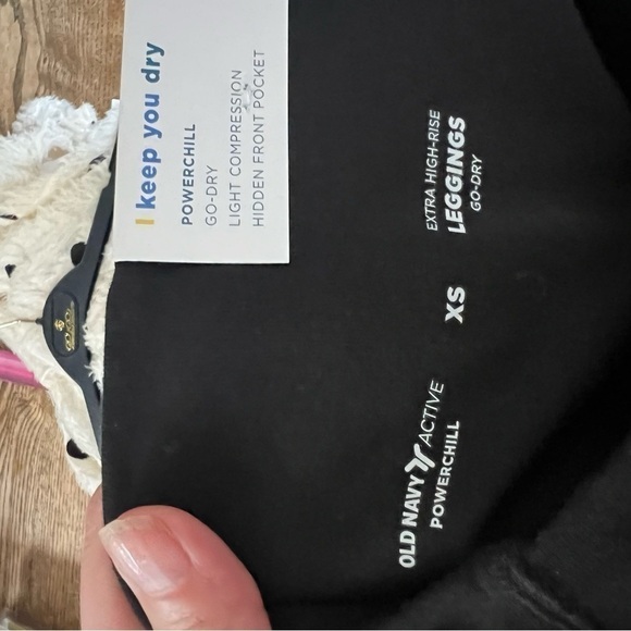 Old Navy: Extra High-Waisted PowerChill Crop Leggings New With Tags Sz XS - Picture 8 of 9